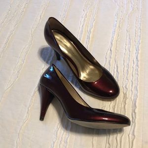 Antonio Melani wine/burgundy patent leather heels